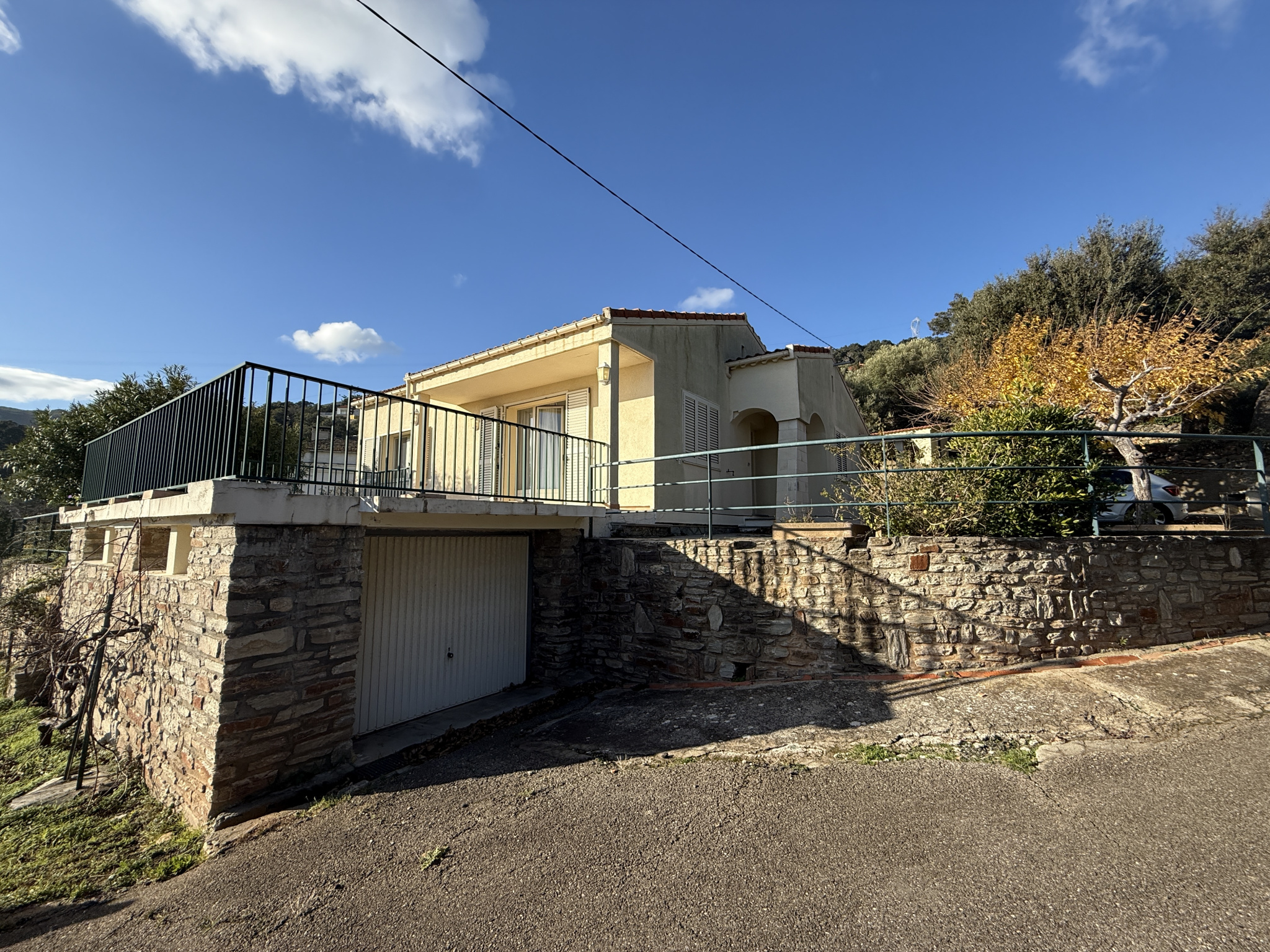VILLA INDEPENDANTE DE 92 M2 AVEC GRANDE TERRASSE,  GARAGE et LOCAL A OUTILS