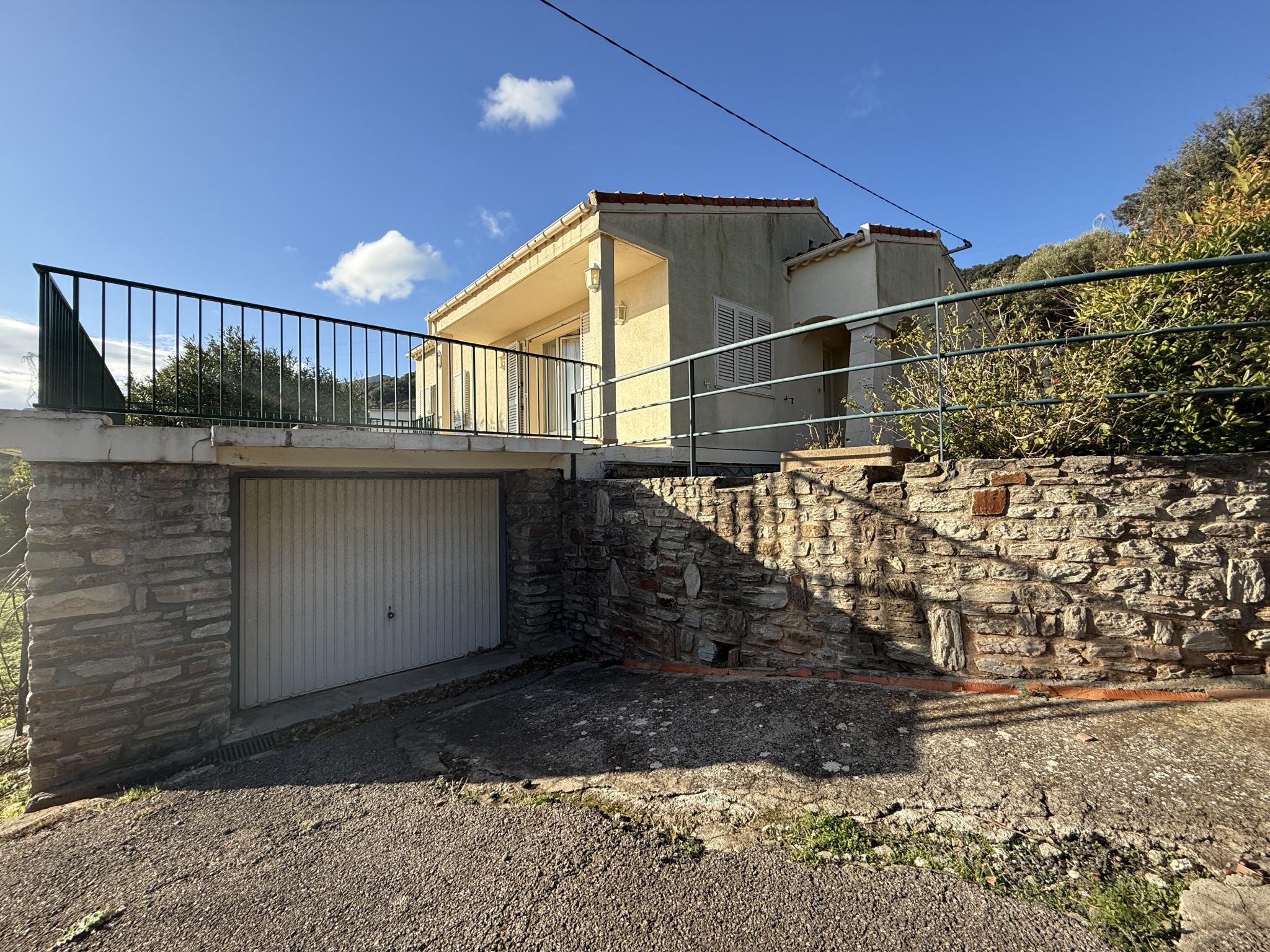 VILLA INDEPENDANTE DE 92 M2 AVEC GRANDE TERRASSE,  GARAGE et LOCAL A OUTILS