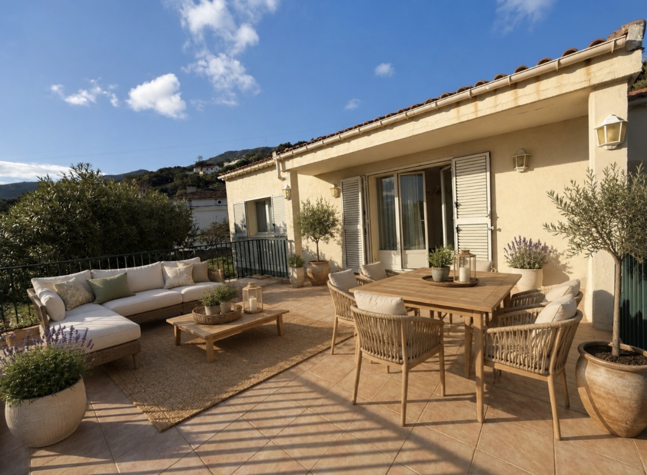 VILLA INDEPENDANTE DE 92 M2 AVEC GRANDE TERRASSE,  GARAGE et LOCAL A OUTILS