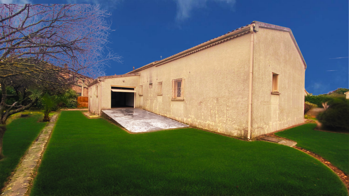 VILLA  T4 DE PLAIN-PIED AVEC GARAGE, TERRASSES CAVE ET JARDIN D'AGREMENT;