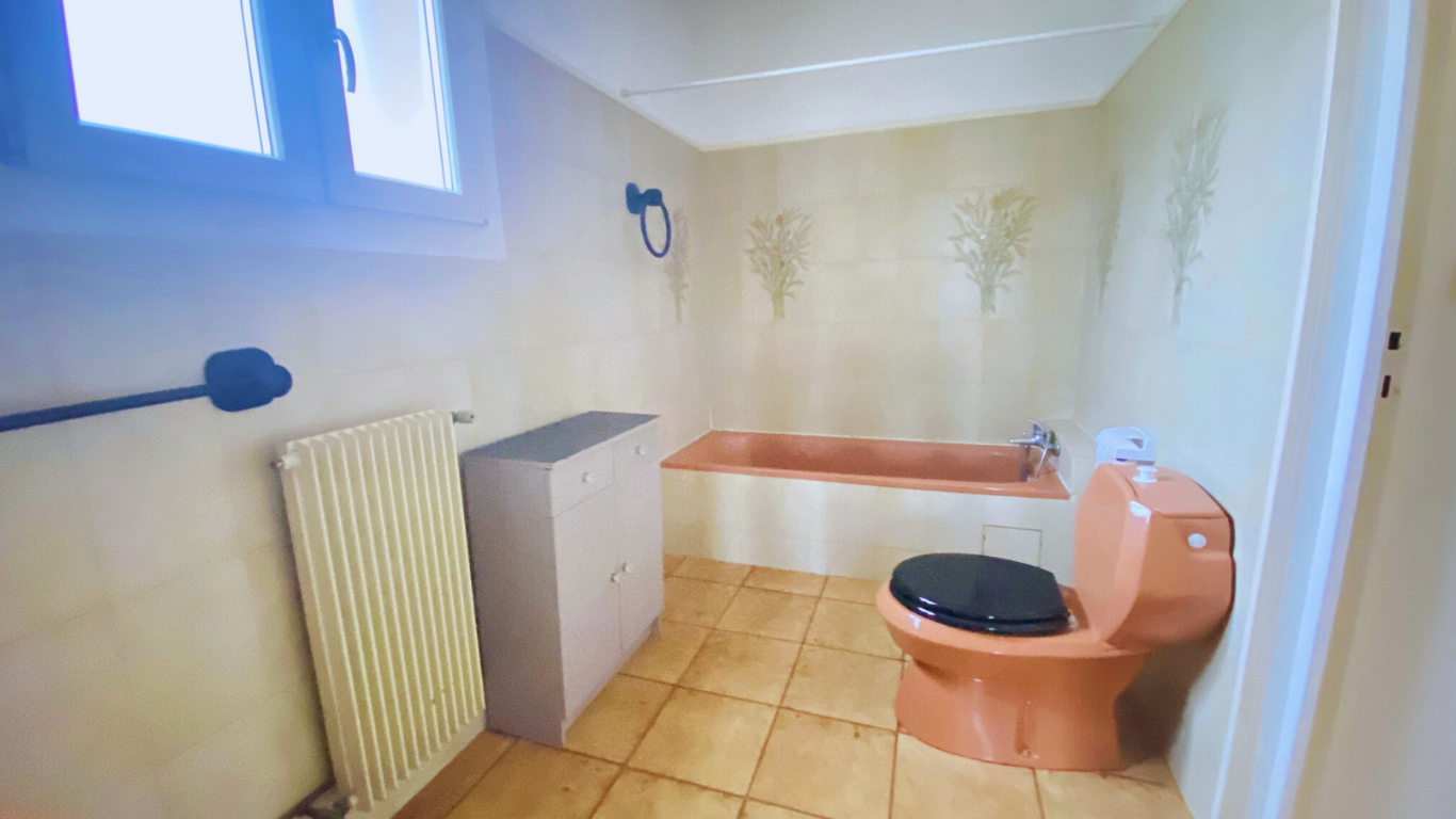 VILLA  T4 DE PLAIN-PIED AVEC GARAGE, TERRASSES CAVE ET JARDIN D'AGREMENT;
