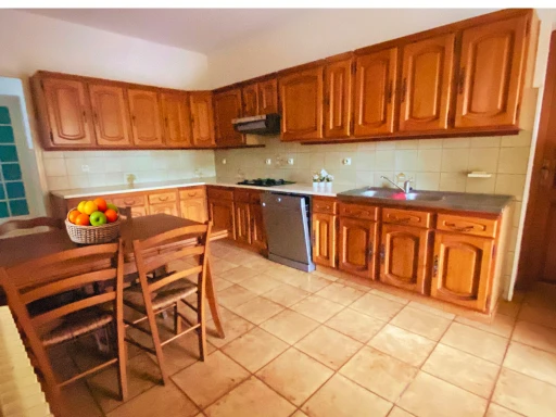 VILLA  T4 DE PLAIN-PIED AVEC GARAGE, TERRASSES CAVE ET JARDIN D'AGREMENT;