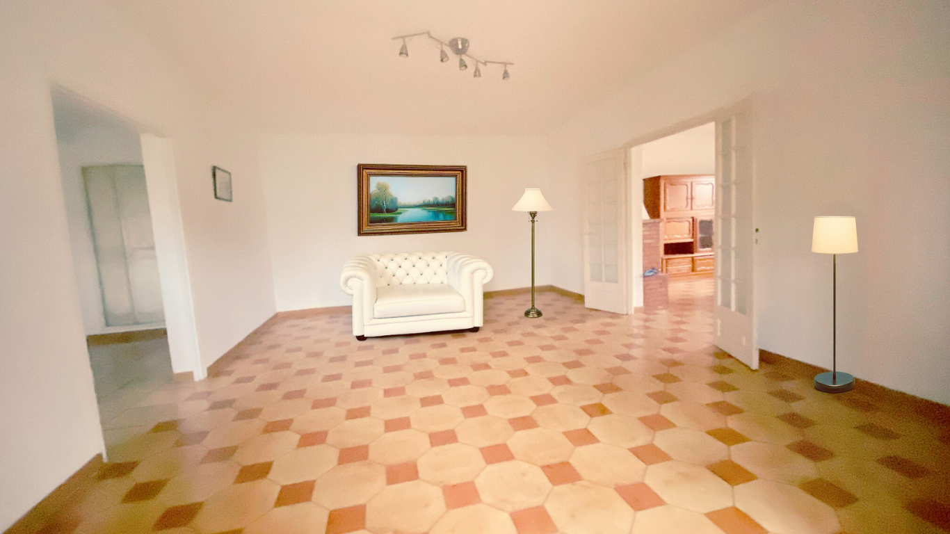 VILLA  T4 DE PLAIN-PIED AVEC GARAGE, TERRASSES CAVE ET JARDIN D'AGREMENT;
