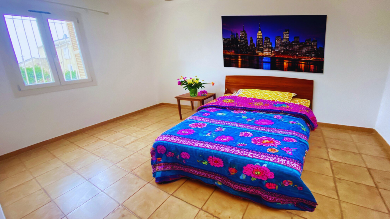 VILLA  T4 DE PLAIN-PIED AVEC GARAGE, TERRASSES CAVE ET JARDIN D'AGREMENT;