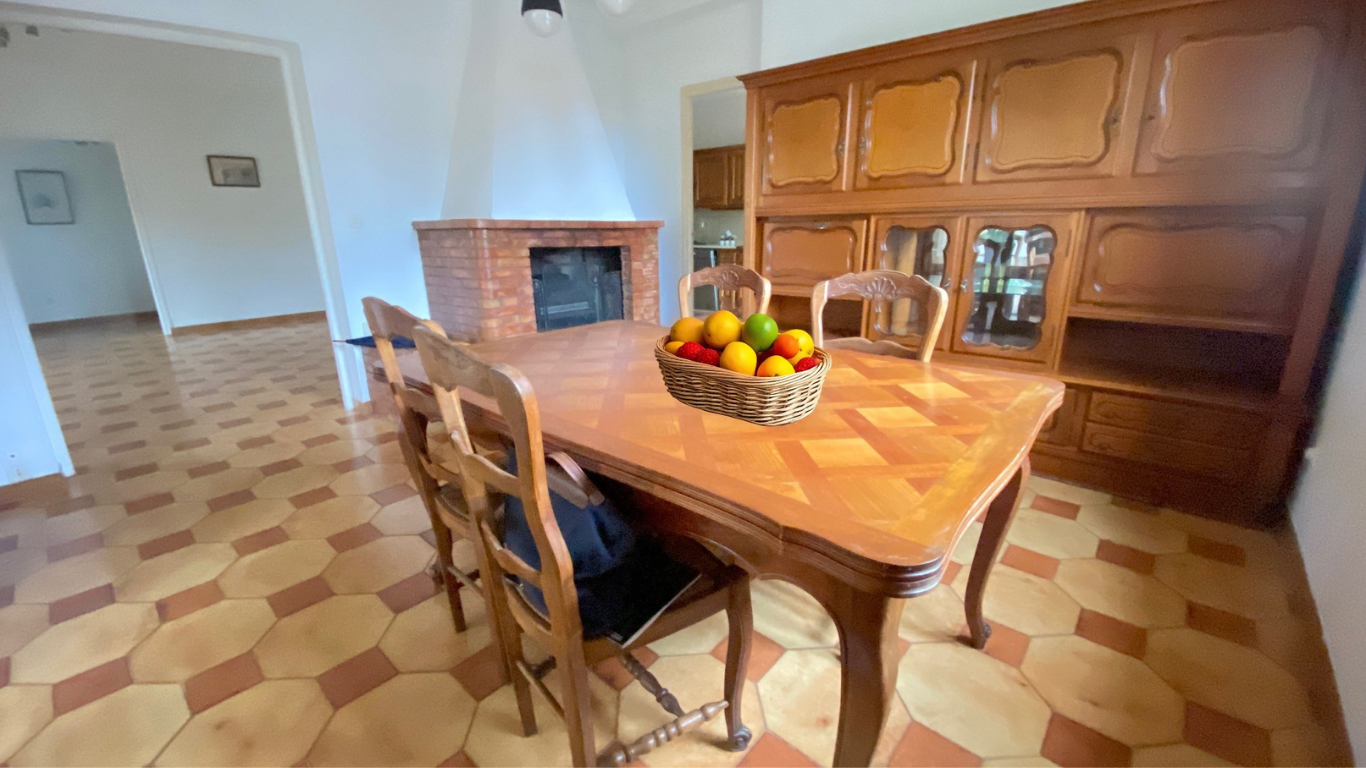 VILLA  T4 DE PLAIN-PIED AVEC GARAGE, TERRASSES CAVE ET JARDIN D'AGREMENT;