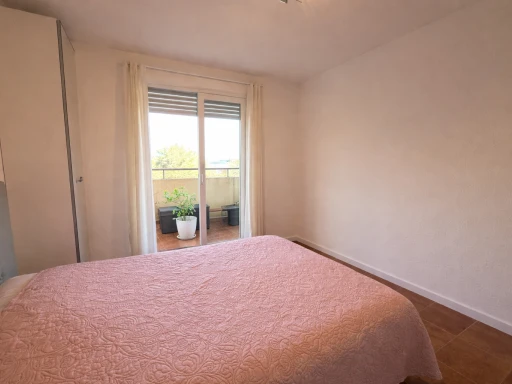 APPARTEMENT T3 DERNIER ETAGE AVEC PARKING GRANDE TERRASSE ET VUE MER