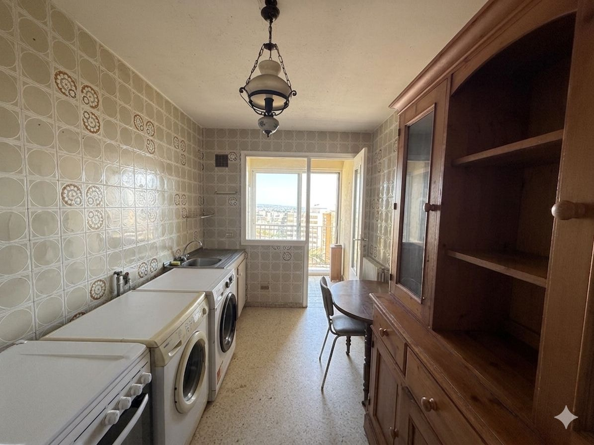 Appartement T5 avec terrasse, parking et cave à BASTIA (Toga)
