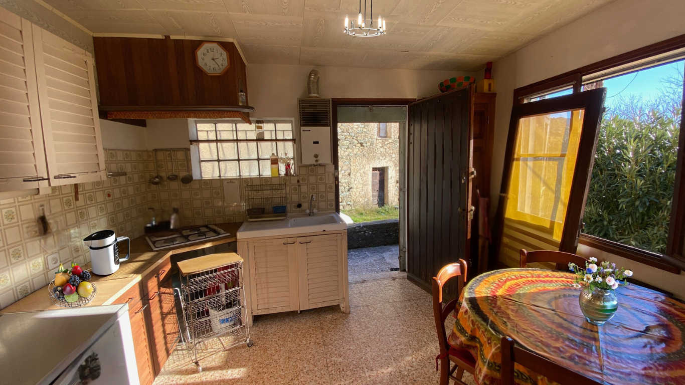 Maison de village en pierre