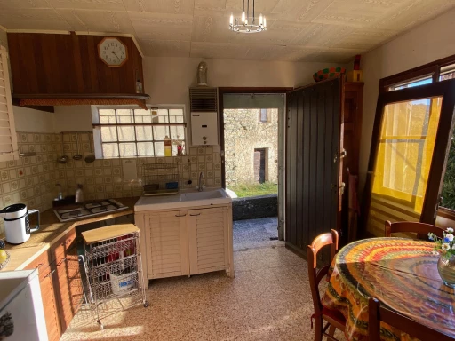 Maison de village en pierre