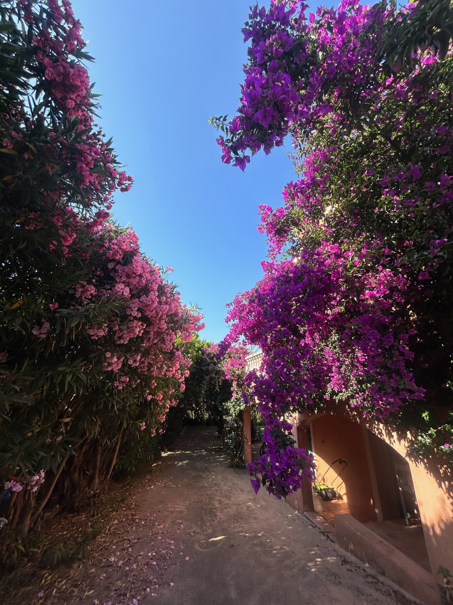 Villa de 190 m2 sur deux niveaux à 5 minutes de la plage.