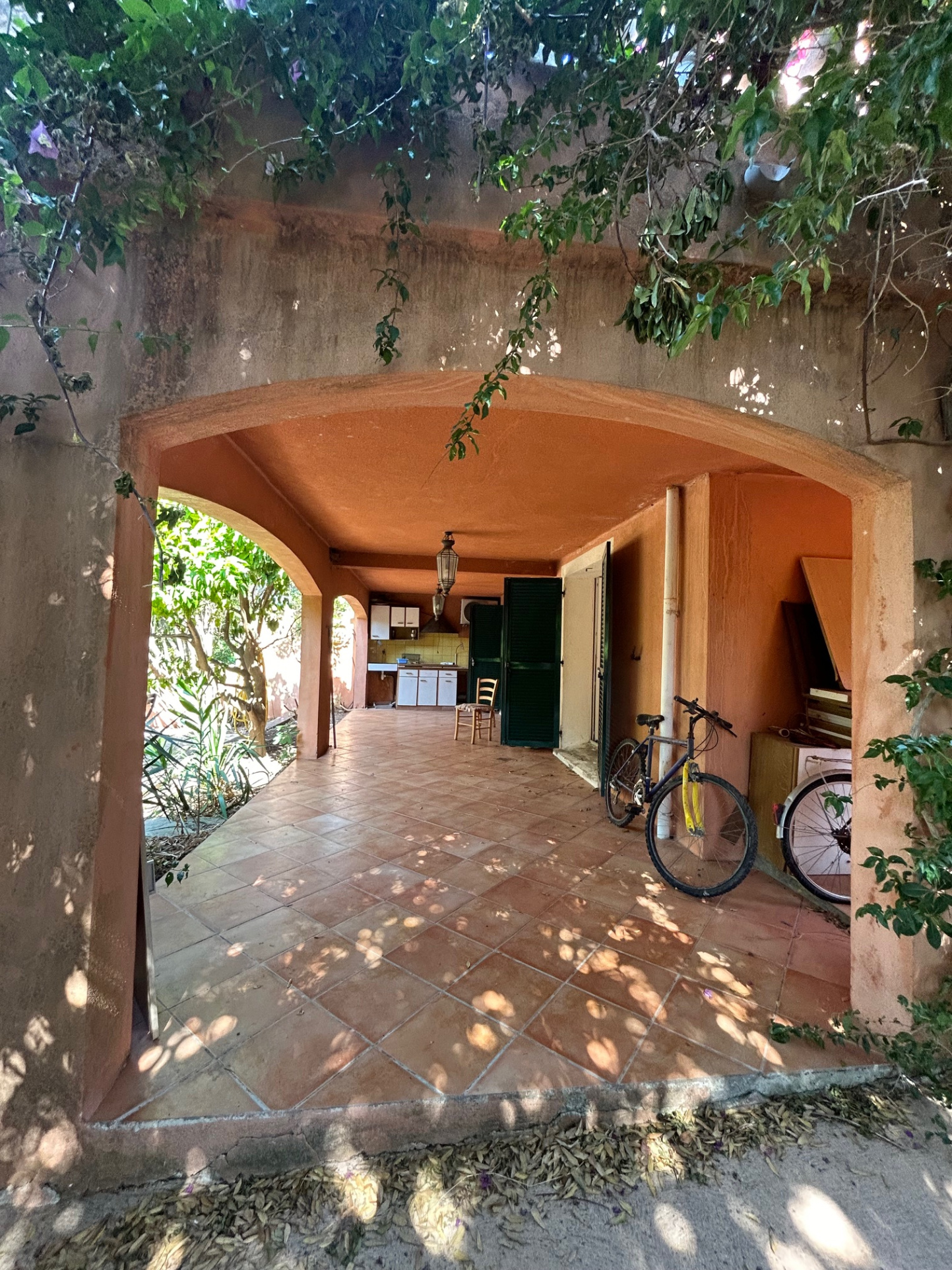 Villa de 190 m2 sur deux niveaux à 5 minutes de la plage.