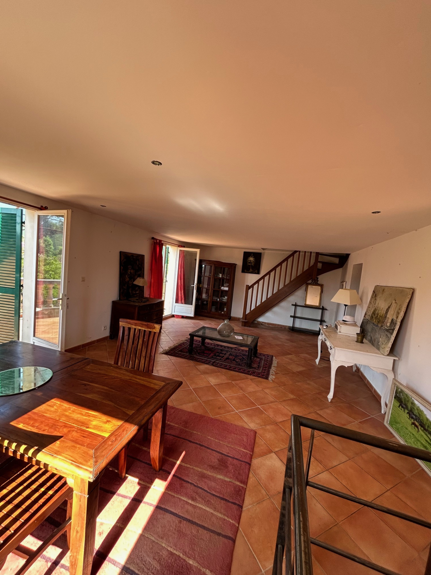 Villa de 190 m2 sur deux niveaux à 5 minutes de la plage.