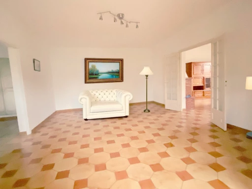 VILLA  T4 DE PLAIN-PIED AVEC GARAGE, TERRASSES CAVE ET JARDIN D'AGREMENT;