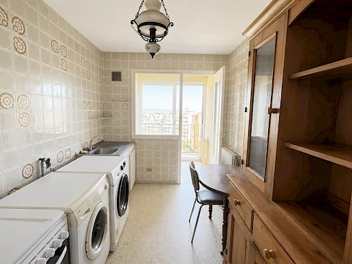 Appartement T5 avec terrasse, parking et cave à BASTIA (Toga)