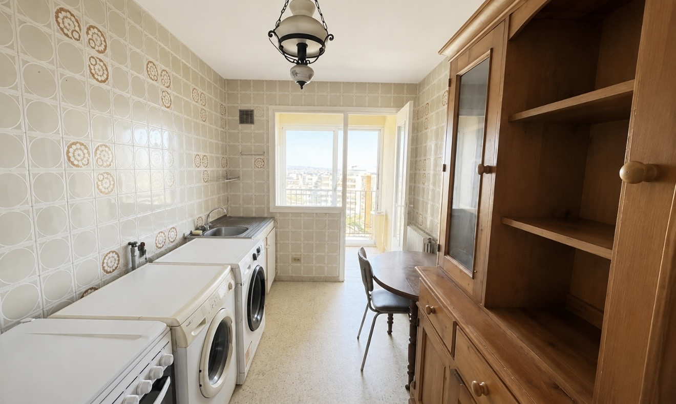 Appartement T5 avec terrasse, parking et cave à BASTIA (Toga)
