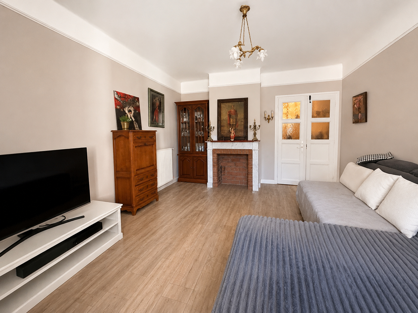 Appartement de 108 m2, de type T4, traversant et lumineux.