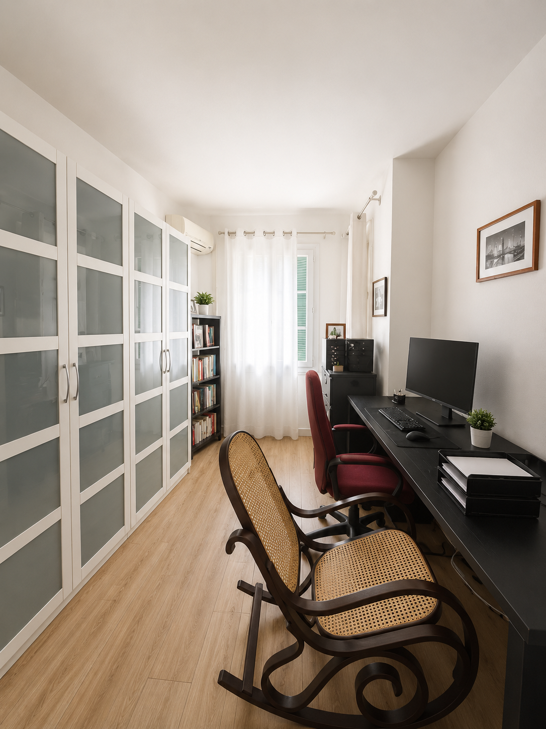 Appartement de 108 m2, de type T4, traversant et lumineux.