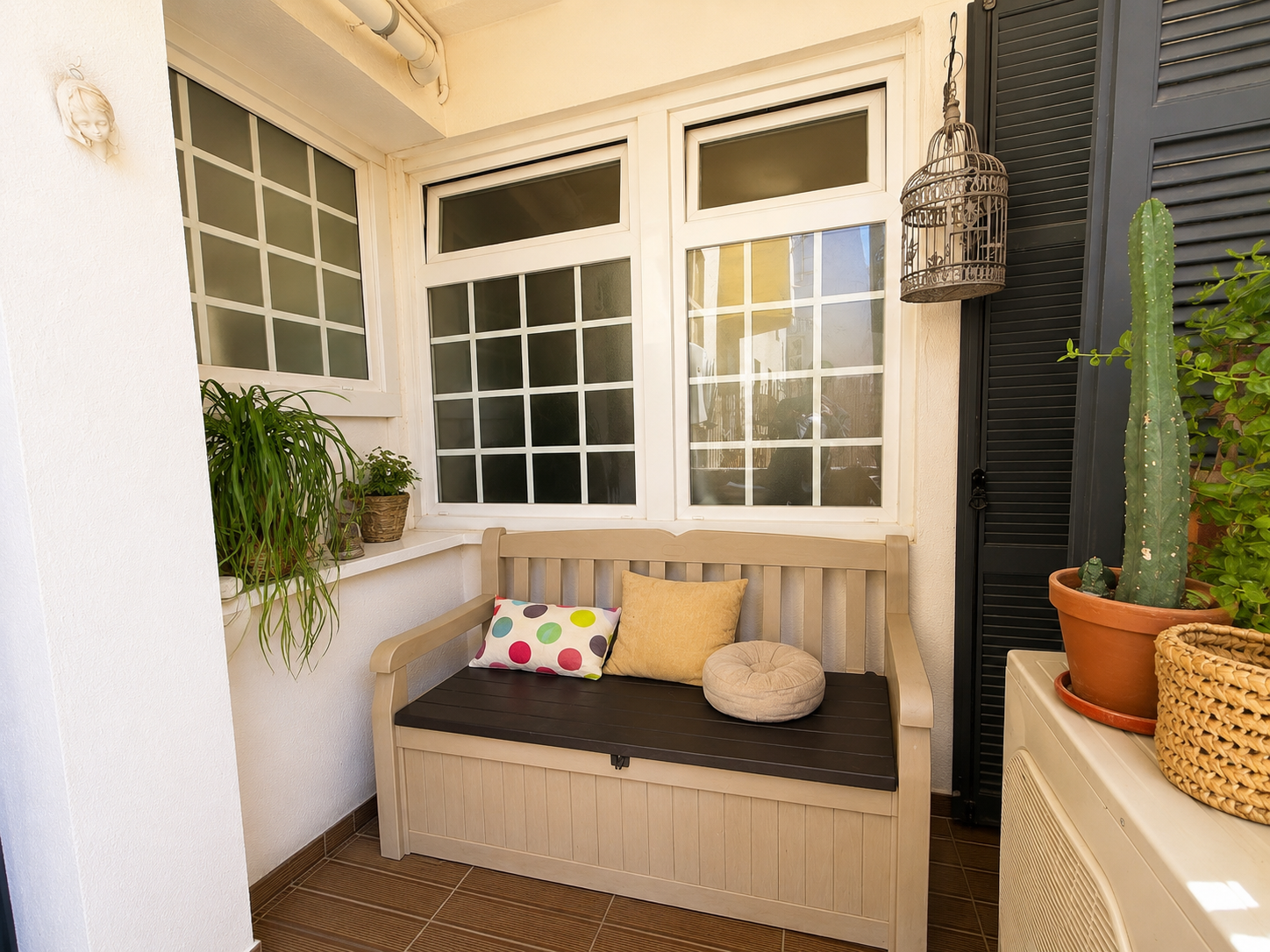 Appartement de 108 m2, de type T4, traversant et lumineux.