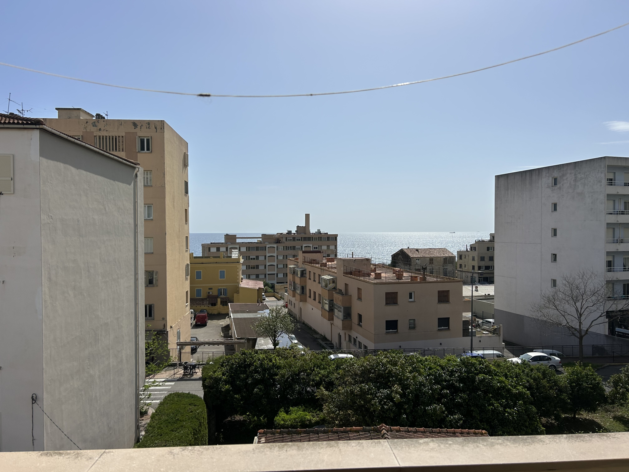 EXCLUSIVITÉ : APPARTEMENT T2 VUE MER + CAVE + PARKING (BASTIA SUD)