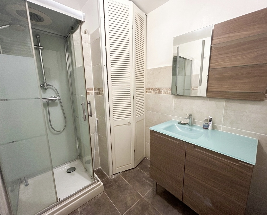 EXCLUSIVITÉ : APPARTEMENT T2 VUE MER + CAVE + PARKING (BASTIA SUD)
