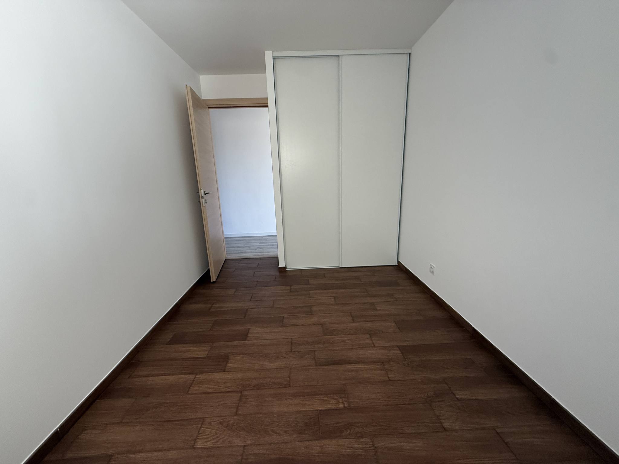 T3 de 65 m2 vue mer avec terrasse + 2 places de parking privées