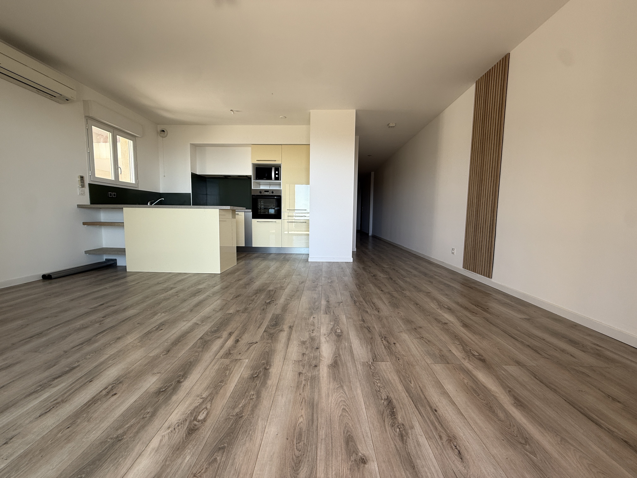 T3 de 65 m2 vue mer avec terrasse + 2 places de parking privées