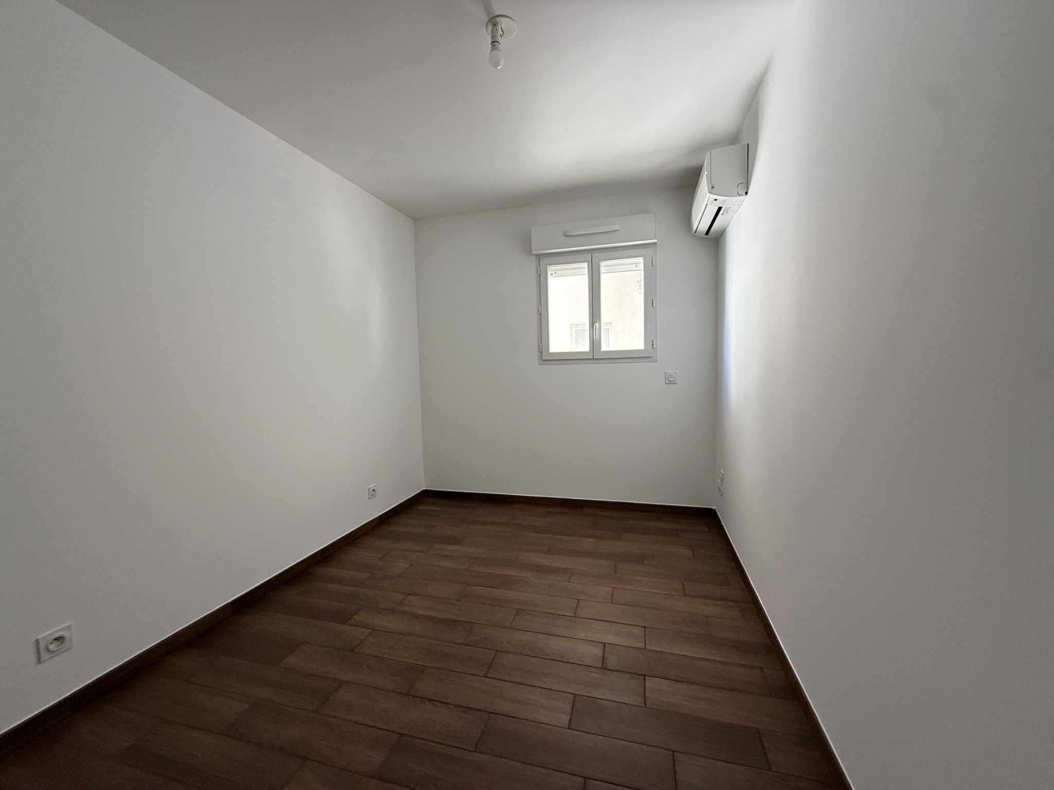 T3 de 65 m2 vue mer avec terrasse + 2 places de parking privées