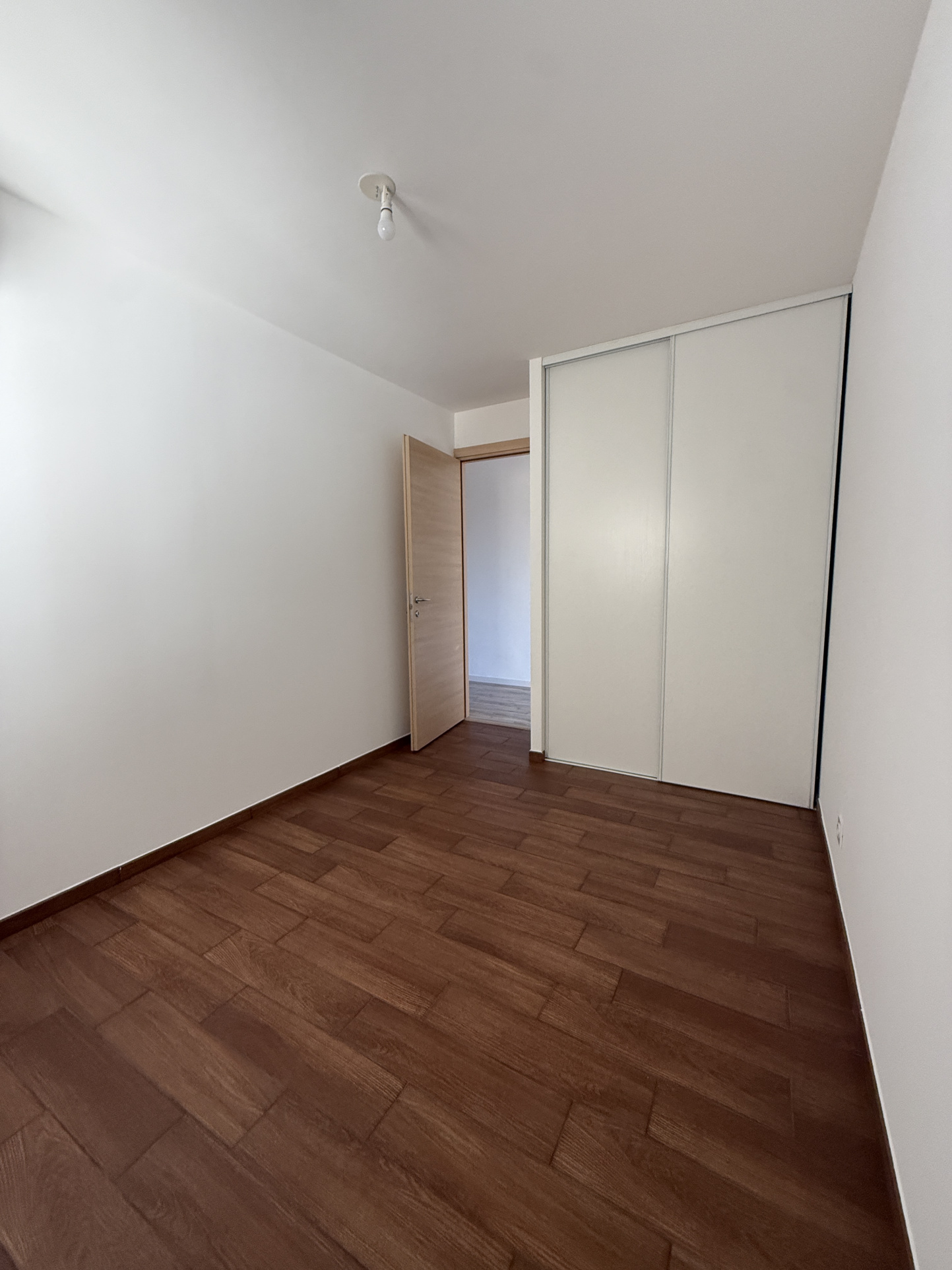 T3 de 65 m2 vue mer avec terrasse + 2 places de parking privées