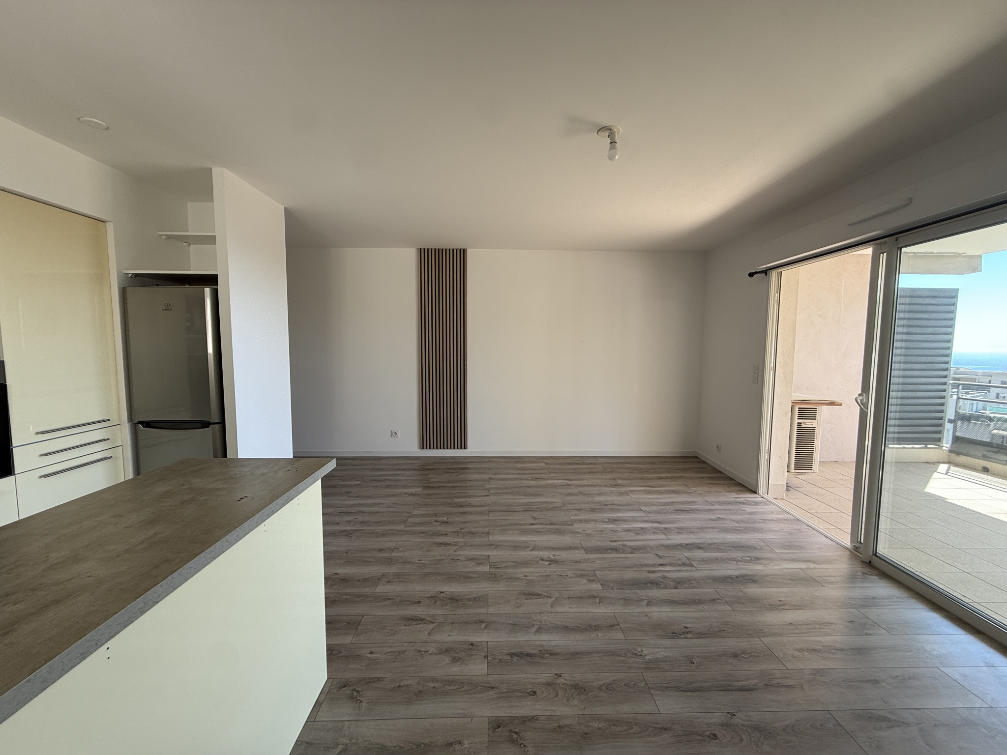 T3 de 65 m2 vue mer avec terrasse + 2 places de parking privées
