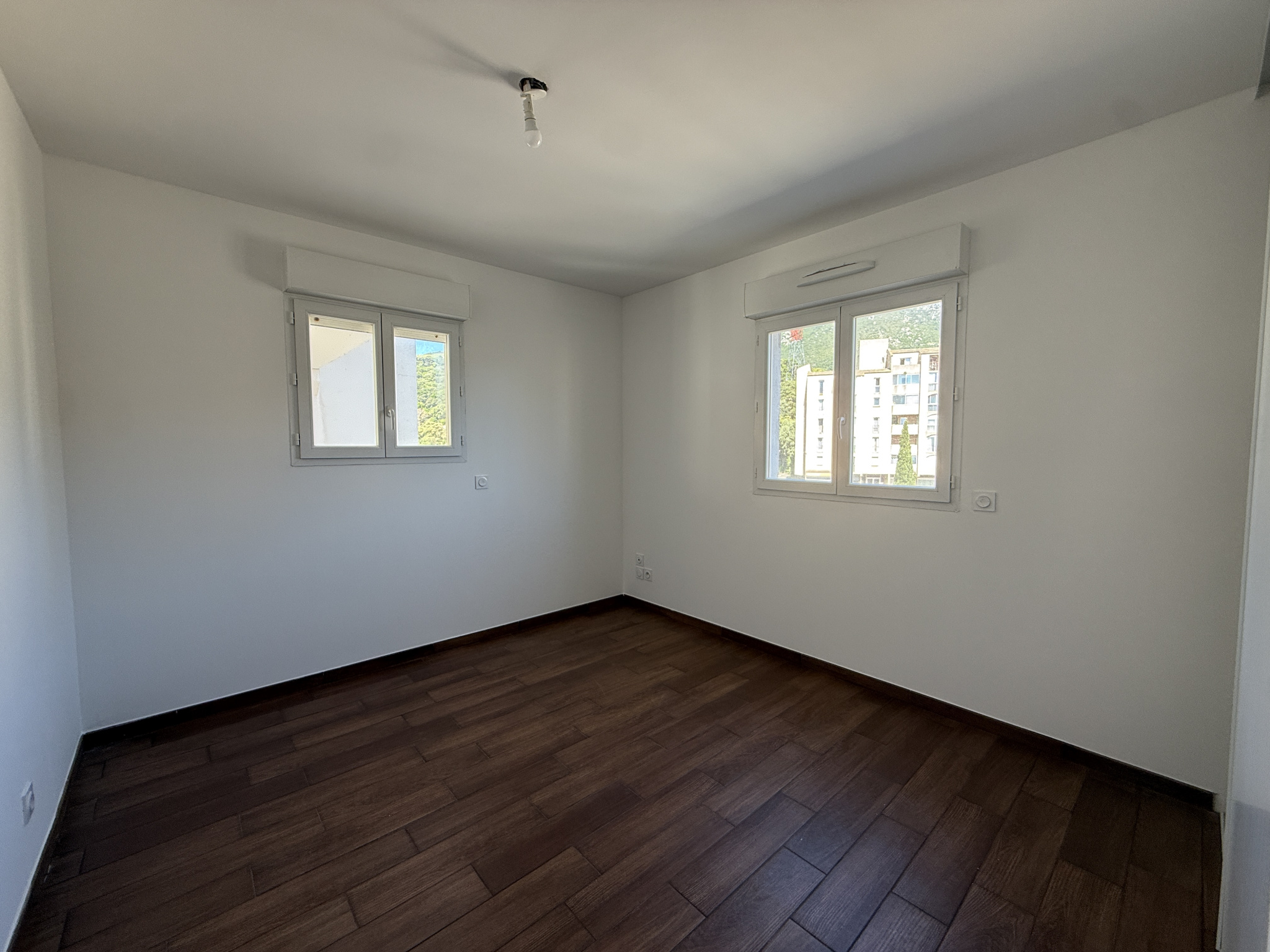 T3 de 65 m2 vue mer avec terrasse + 2 places de parking privées