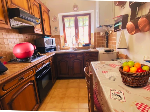 MAISON DE VILLAGE EN PIERRE DE 127 M2 AVEC GRENIER AMENAGEABLE ET JARDIN EN TERRASSE