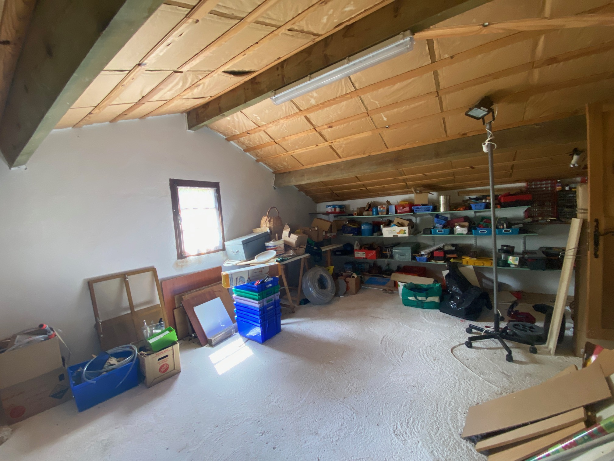 MAISON DE VILLAGE EN PIERRE DE 127 M2 AVEC GRENIER AMENAGEABLE ET JARDIN EN TERRASSE