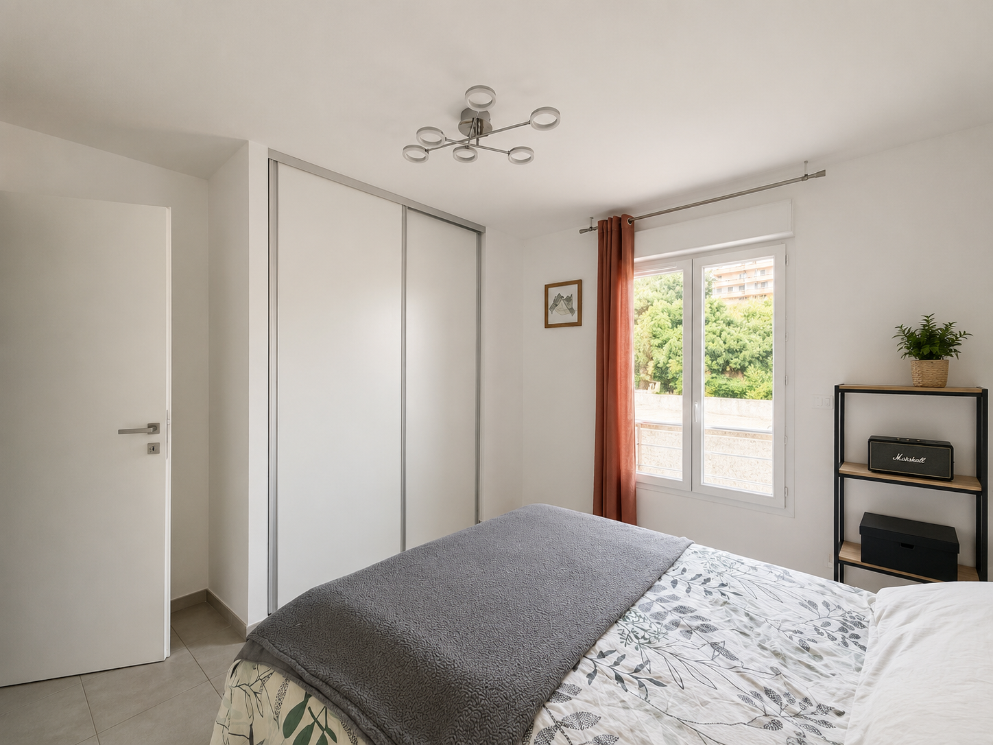 Appartement 2 pièces avec terrasse et parking à BASTIA (Hauteur )