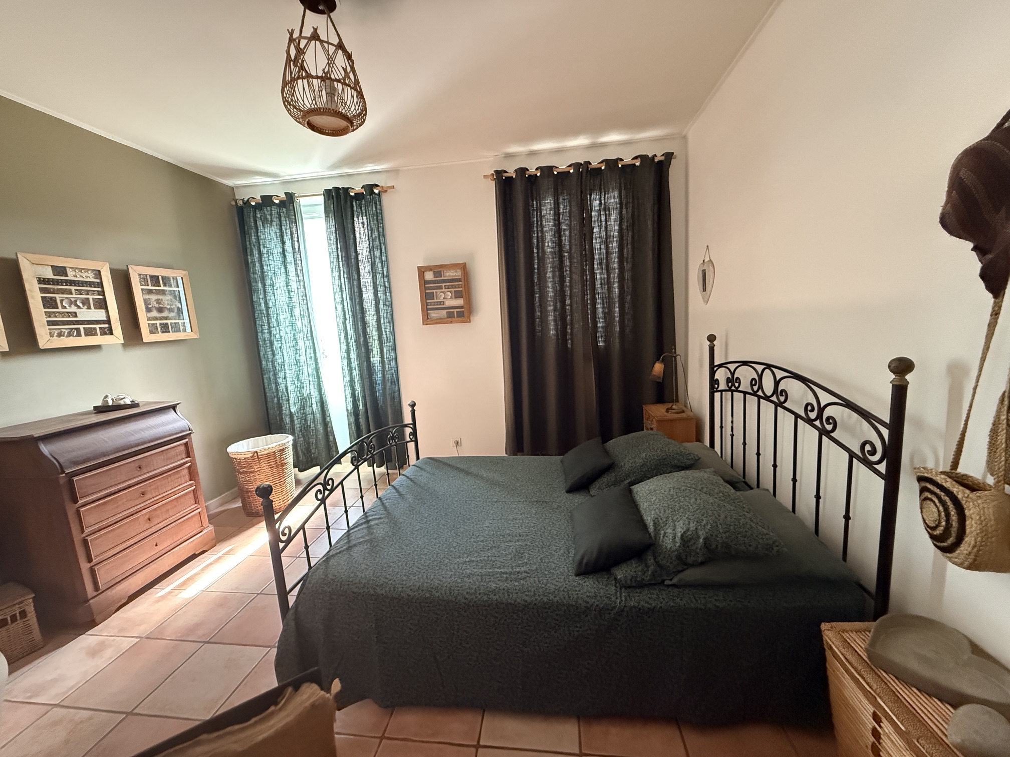 APPARTEMENT T3 AU 1ER ETAGE D'UNE MAISON EN PIERRE