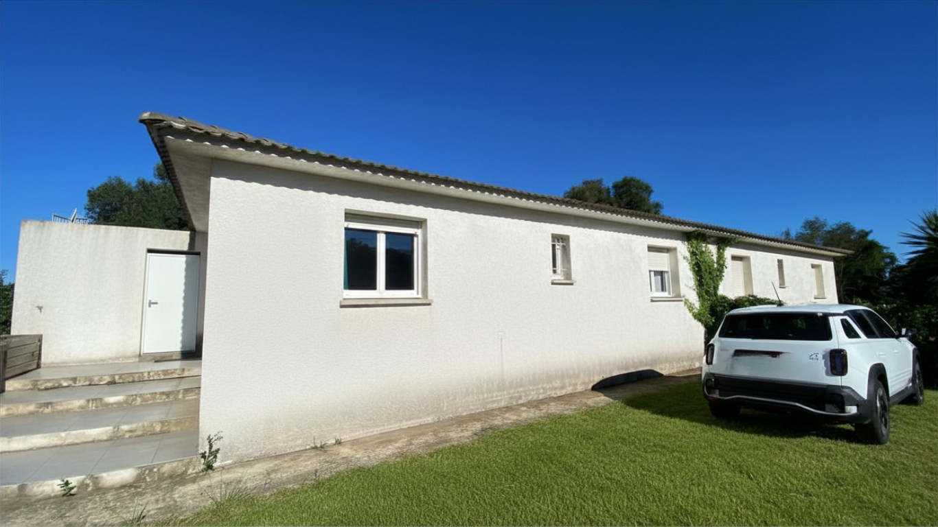 MAISON MITOYENNE DE PLAIN PIED AVEC JARDIN, TERRASSE ET CAVE.
