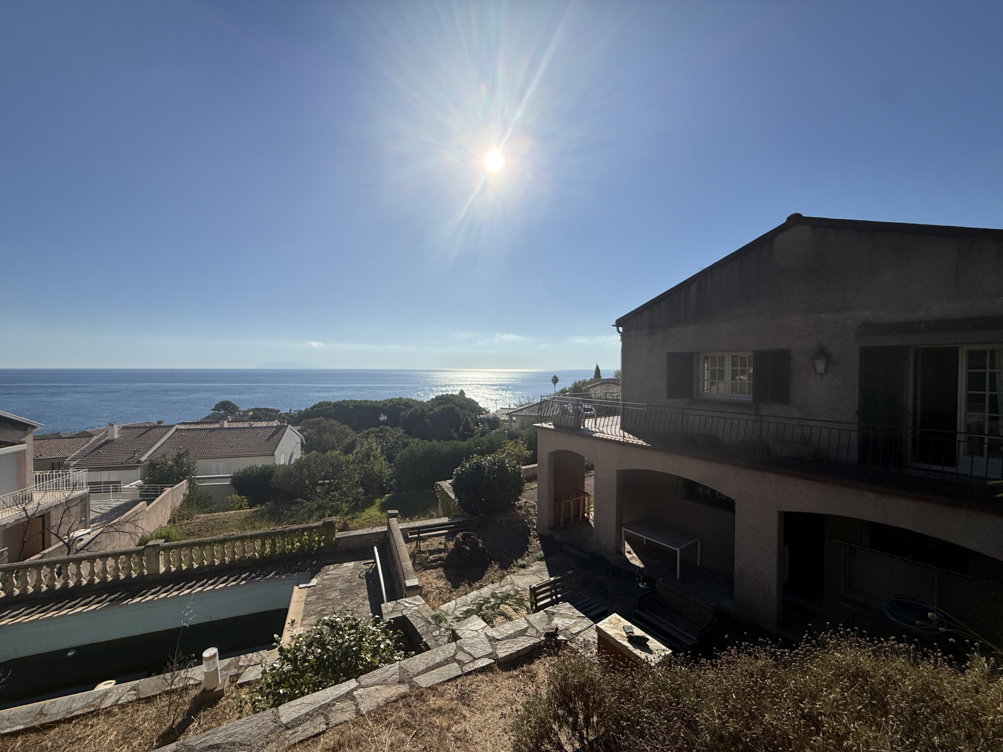 Villa individuelle sur un terrain de 2038m2 à SAN MARTINO DI LOTA (Entrée du cap)
