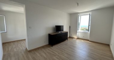 1037-3.jpg
