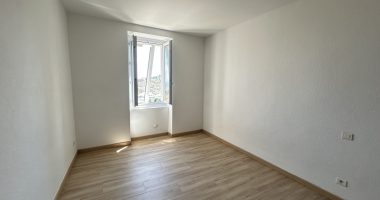 1037-4.jpg